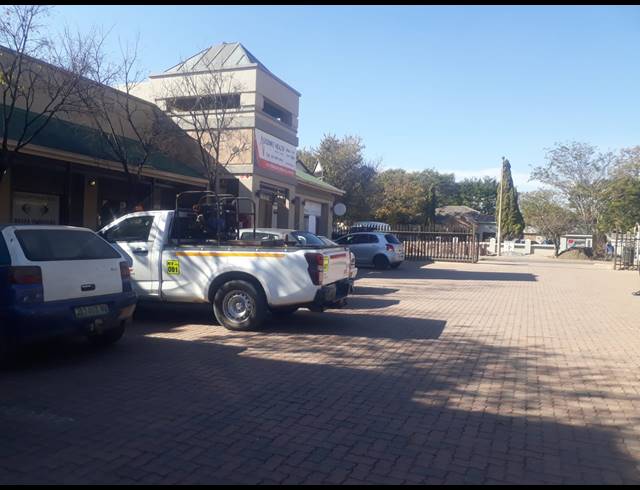 1,125M² BUSINESS FOR SALE IN RUSTENBURG CENTRAL